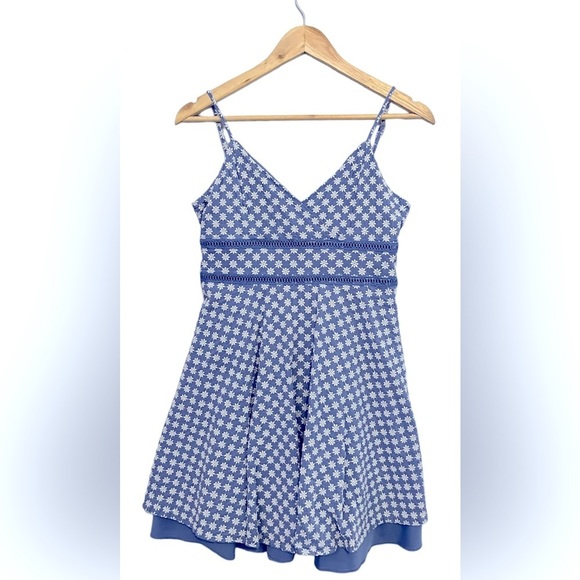 jun & Ivy Dresses & Skirts - Jun & Ivy Baby Blue Daisy Baby Doll Dress, with adjustable straps size L